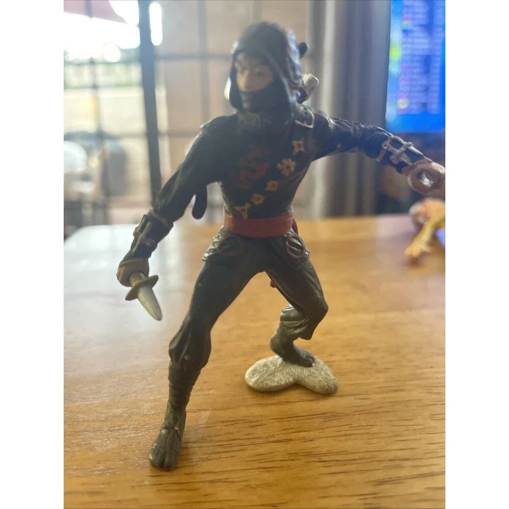 Schleich New Heroes BLACK NINJA Warrior Soldier W/ Knife